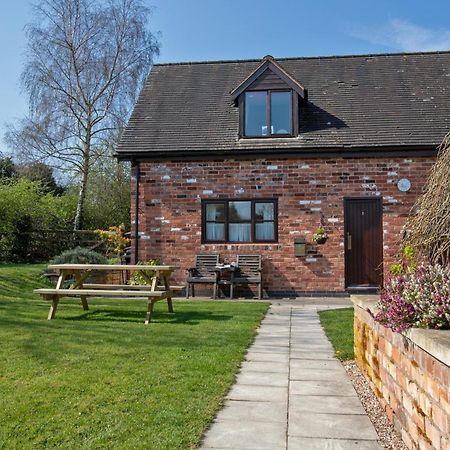 Denstone Charlie'S Cottage With Alpacas And 7Mins Drive To Alton Towers מראה חיצוני תמונה