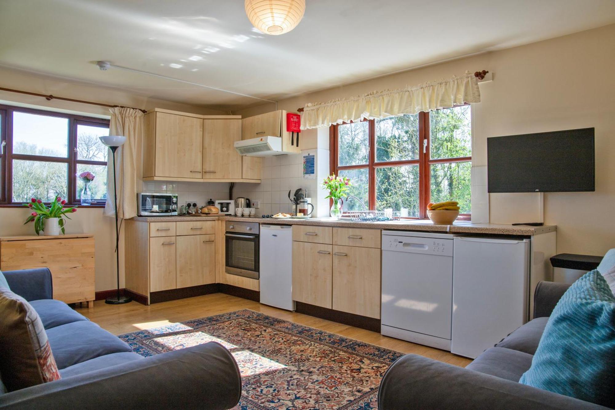 Denstone Charlie'S Cottage With Alpacas And 7Mins Drive To Alton Towers מראה חיצוני תמונה